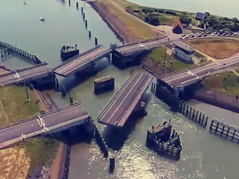 一眼以為是橋從中間斷開，再看一眼原來是設計師用心良苦